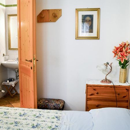 Bed & Breakfast Il Giardino Baricella Exteriör bild